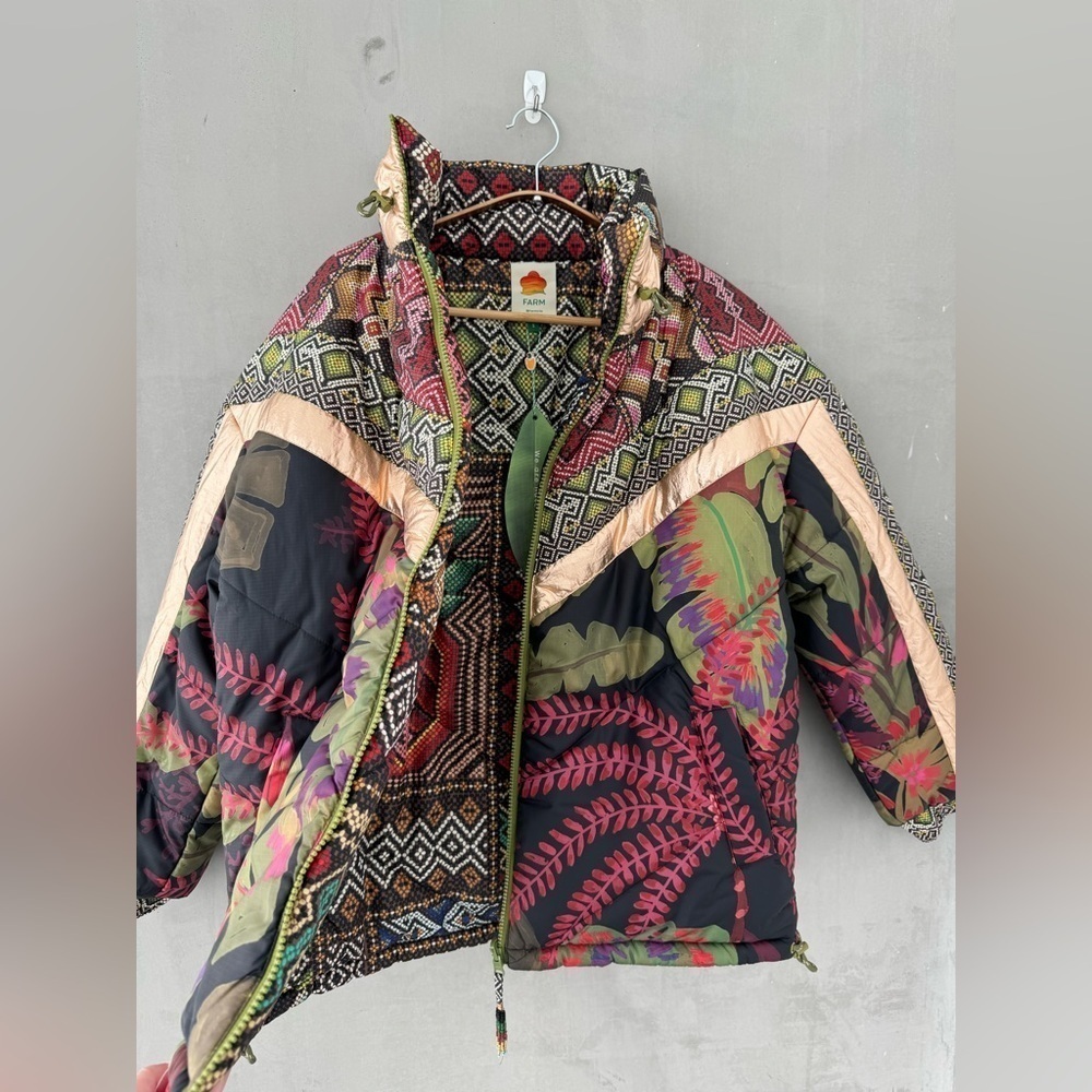 FARM RIO Tropical Rauti Puffer Jacket - Picture 7 of 16